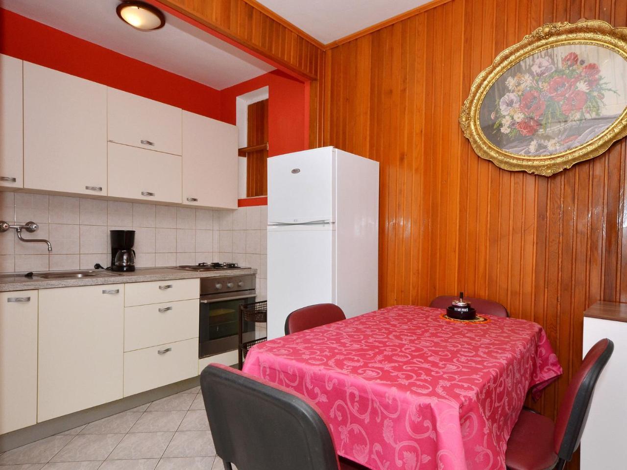 Apartments Josipa 特罗吉尔 外观 照片
